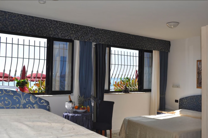Imagen de la habitación del Hotel Grand La Playa. Foto 6