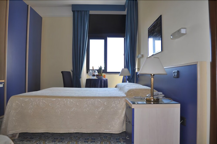 Imagen de la habitación del Hotel Grand La Playa. Foto 7