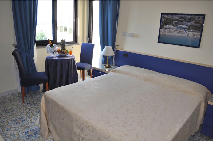 Imagen de la habitación del Hotel Grand La Playa. Foto 8