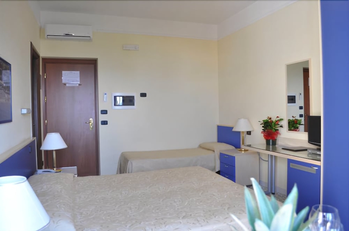 Imagen de la habitación del Hotel Grand La Playa. Foto 10