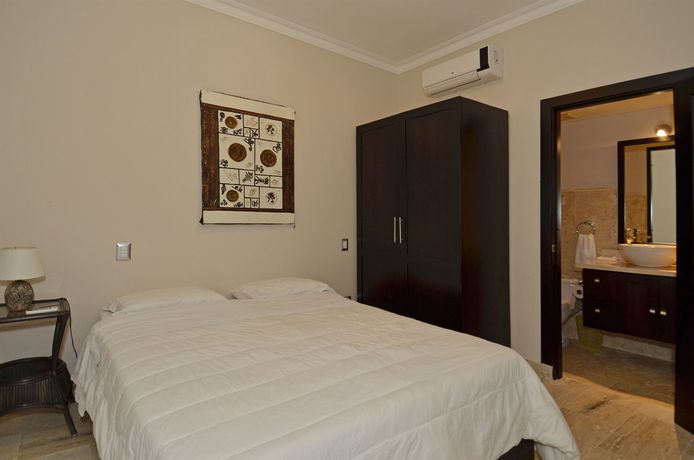 Imagen de la habitación del Hotel Grand Laguna Beach. Foto 2