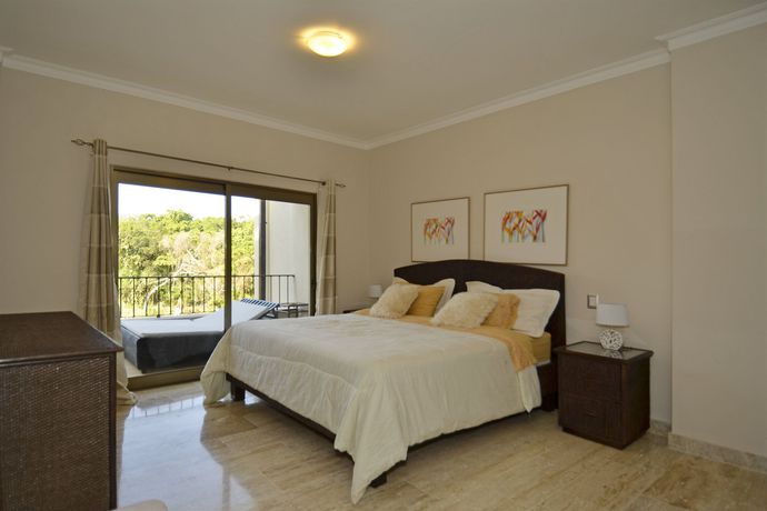 Imagen de la habitación del Hotel Grand Laguna Beach. Foto 6