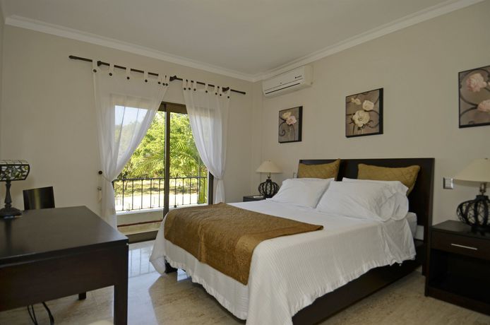 Imagen de la habitación del Hotel Grand Laguna Beach. Foto 9