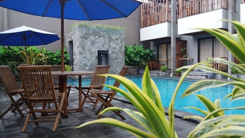 Imagen de la piscina del Hotel Grand Laguna and Villa. Foto 10