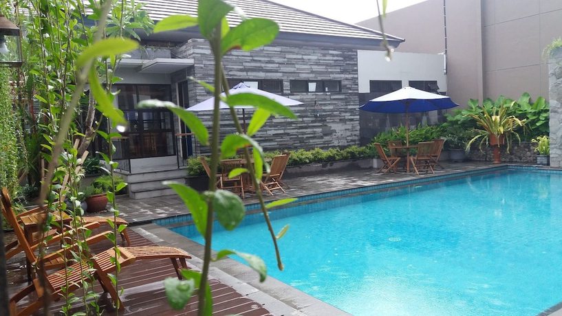 Imagen de la piscina del Hotel Grand Laguna and Villa. Foto 12