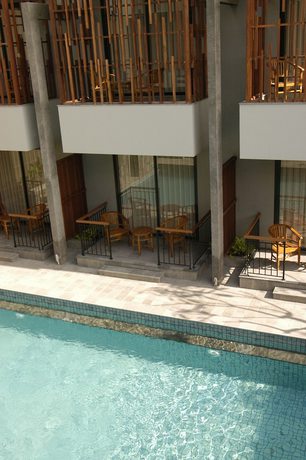 Imagen de la piscina del Hotel Grand Laguna and Villa. Foto 13