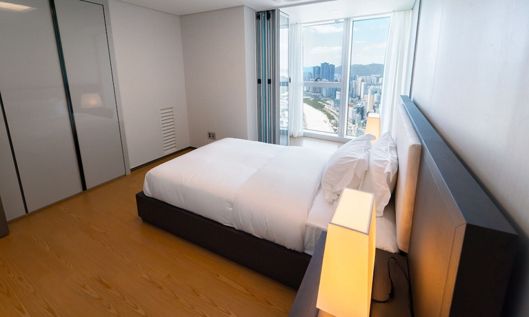 Imagen de la habitación del Hotel Grand Lct Residence. Foto 16