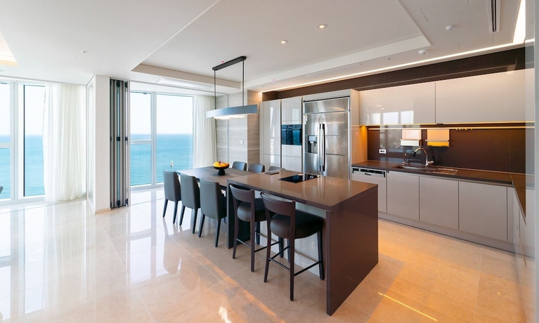 Imagen de la habitación del Hotel Grand Lct Residence. Foto 18