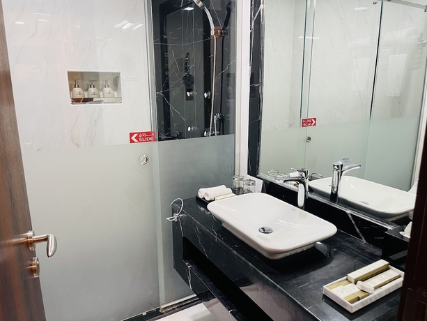 Imagen de la habitación del Hotel Grand Legacy Doha. Foto 15