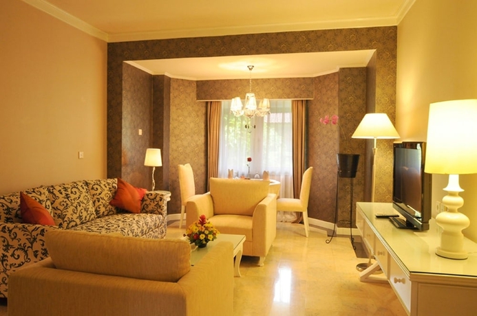Imagen de la habitación del Hotel Grand Legi Mataram. Foto 13