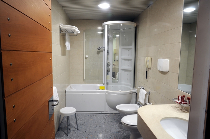 Imagen de la habitación del Hotel Grand Leon D'oro. Foto 7