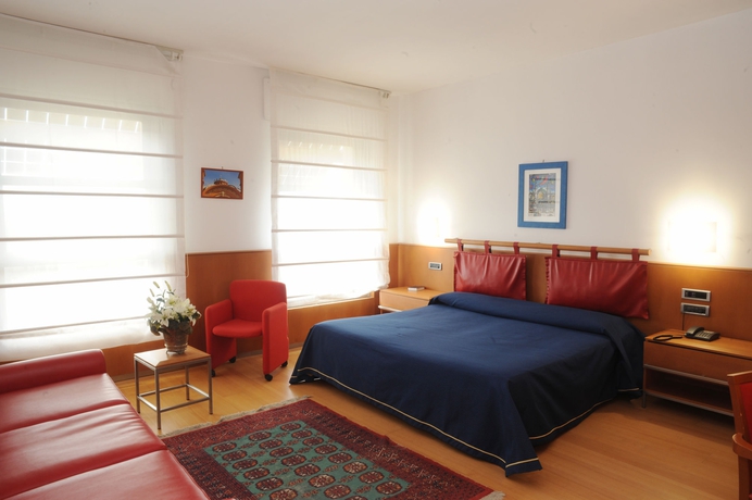 Imagen de la habitación del Hotel Grand Leon D'oro. Foto 8