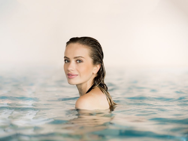 Imagen de la piscina del Hotel Grand Les Endroits. Foto 15