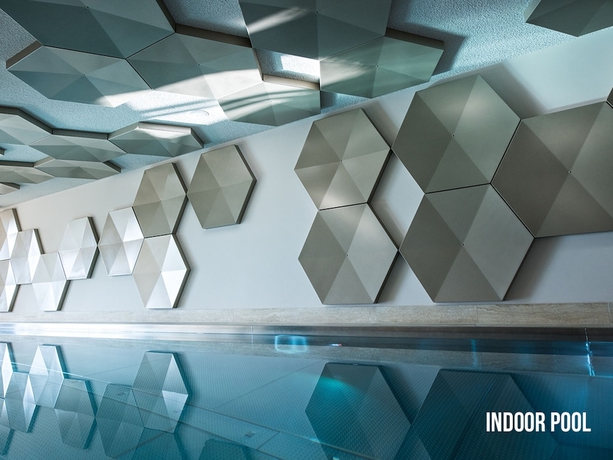 Imagen de la piscina del Hotel Grand Les Endroits. Foto 16