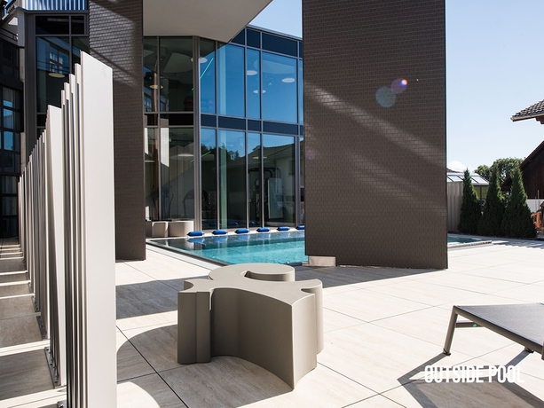 Imagen de la piscina del Hotel Grand Les Endroits. Foto 19