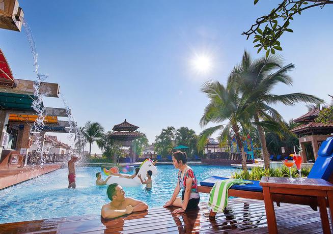 Imagen de la piscina del Hotel Grand Lexis Port Dickson. Foto 15