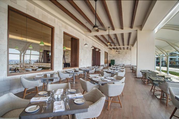 Imagen del bar/restaurante del Hotel Grand Lido Negril Au-naturel, An Autograph Collection All-inclusive Resort - Adults Only. Foto 2