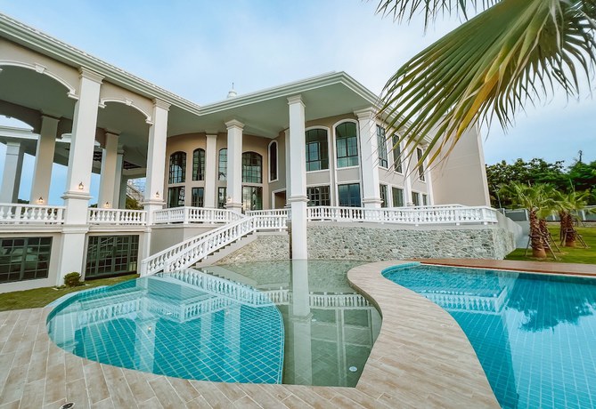 Imagen de la piscina del Hotel Grand Lord Hoteland Residence. Foto 20