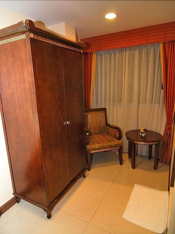 Imagen de la habitación del Hotel Grand Lucky. Foto 4