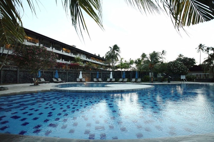 Imagen de la piscina del Hotel Grand Luley Manado. Foto 15