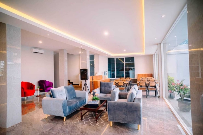 Imagen de los interiores del Hotel Grand Luxury Lampung. Foto 9