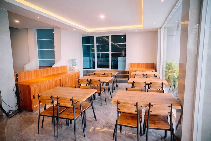 Imagen de los interiores del Hotel Grand Luxury Lampung. Foto 11