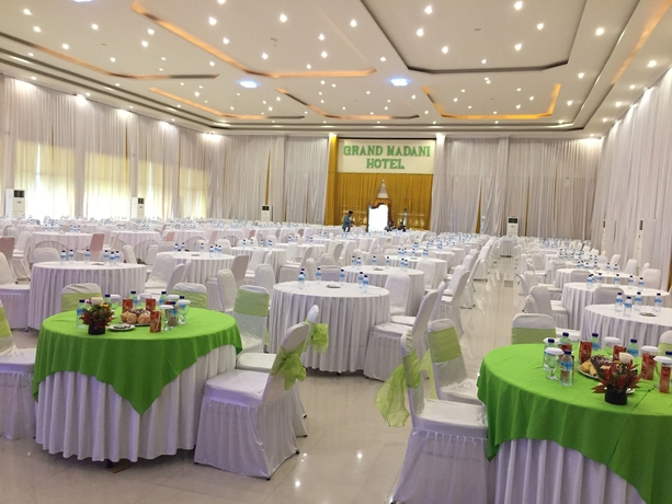 Imagen de los interiores del Hotel Grand Madani By Prasanthi Syari'ah. Foto 12