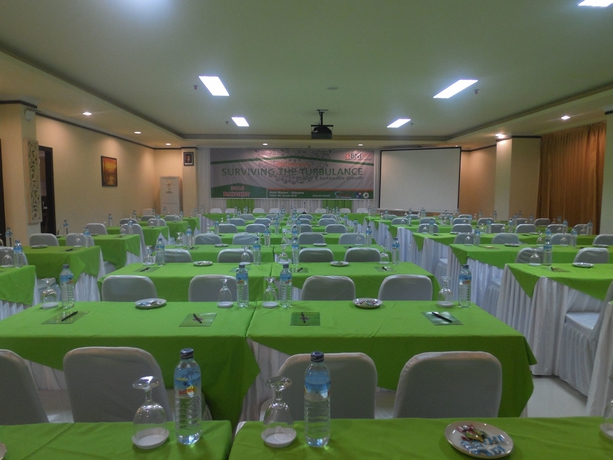 Imagen de los interiores del Hotel Grand Madani By Prasanthi Syari'ah. Foto 16
