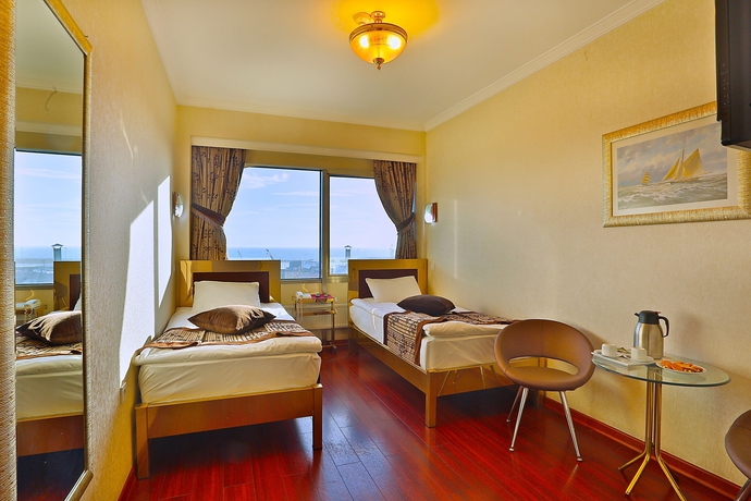 Imagen de la habitación del Hotel Grand Madrid. Foto 5