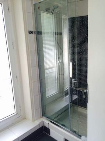 Imagen de la habitación del Hotel Grand Magenta. Foto 16