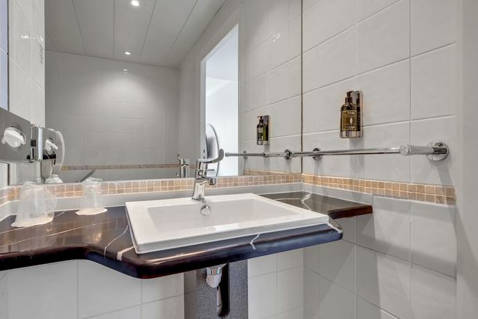 Imagen de la habitación del Hotel Grand Magic Hotel Marne La Vallée. Foto 11