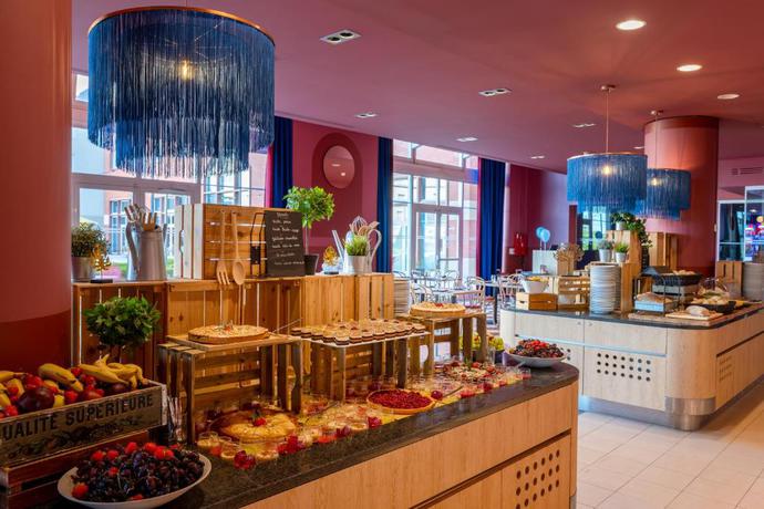 Imagen del bar/restaurante del Hotel Grand Magic Hotel Marne La Vall&eacute;e. Foto 4