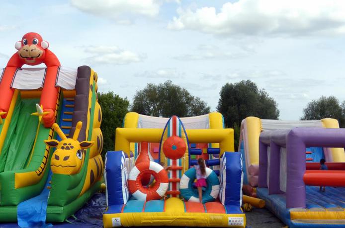 Imagen de los exteriores del Hotel Grand Magic Hotel Marne La Vall&eacute;e. Foto 20