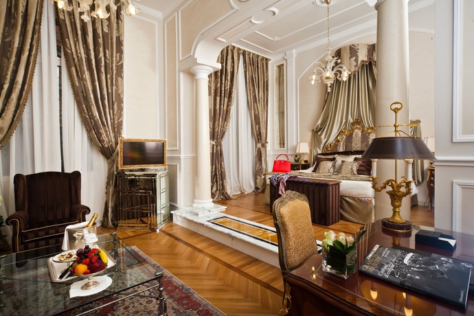 Imagen de los interiores del Hotel Grand Majestic Già Baglioni. Foto 16