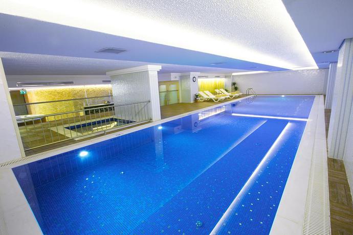 Imagen de la piscina del Hotel Grand Makel Topkapi. Foto 15