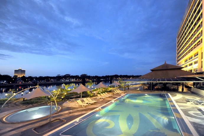 Imagen de la piscina del Hotel Grand Margherita. Foto 14