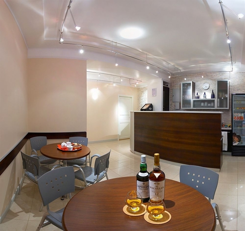 Imagen del bar/restaurante del Hotel Grand Mark By Academia. Foto 2