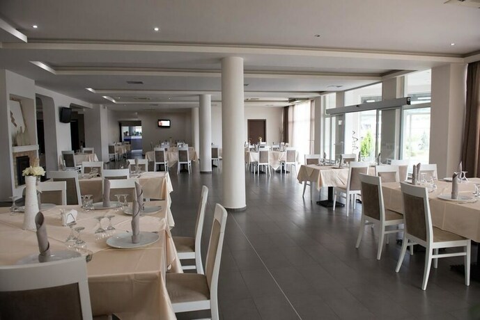Imagen del bar/restaurante del Hotel Grand Master. Foto 6