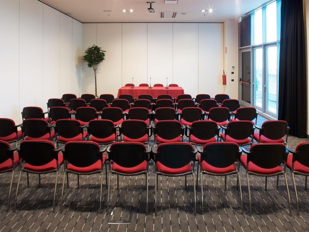 Imagen de los interiores del Hotel Grand Mattei. Foto 16