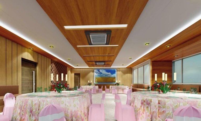 Imagen de los interiores del Hotel Grand Maurya Siwan Near Station Rd. Foto 15