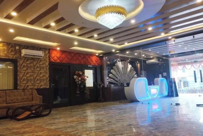 Imagen de los interiores del Hotel Grand Maurya Siwan Near Station Rd. Foto 16