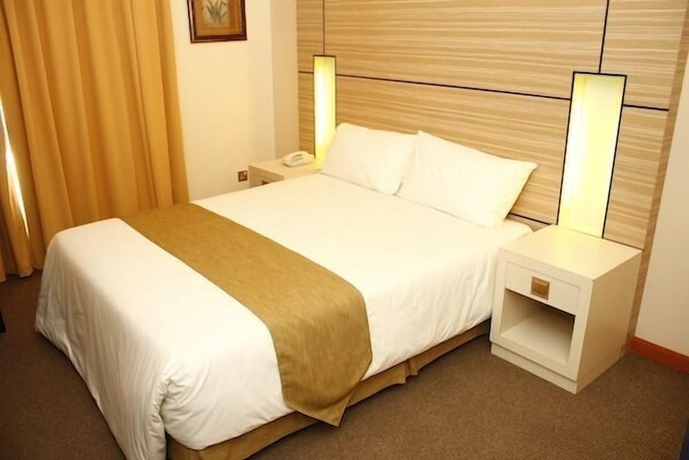 Imagen de la habitación del Hotel Grand Medallion. Foto 12