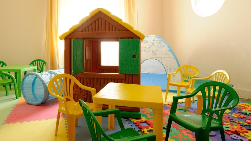 Imagen de los interiores del Hotel Grand Mediterranee. Foto 15