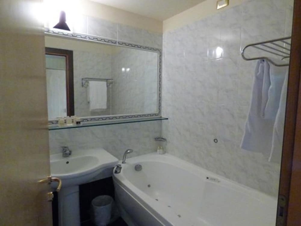 Imagen de la habitación del Hotel Grand Menaggio. Foto 11