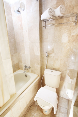 Imagen de la habitación del Hotel Grand Menteng. Foto 10