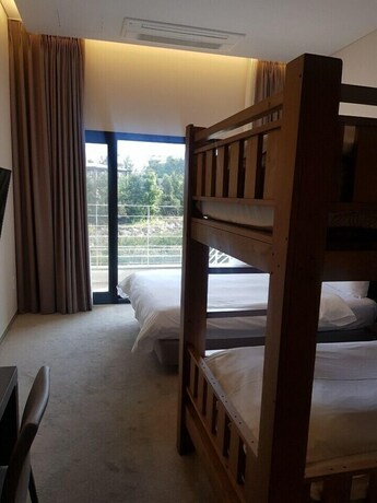 Imagen de la habitación del Hotel Grand Mer Jeju. Foto 15