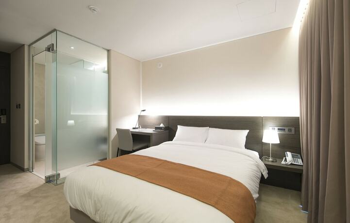 Imagen de la habitación del Hotel Grand Mer Jeju. Foto 26