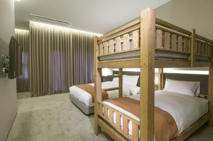 Imagen de la habitación del Hotel Grand Mer Jeju. Foto 28
