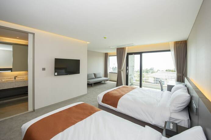 Imagen de la habitación del Hotel Grand Mer Jeju. Foto 30