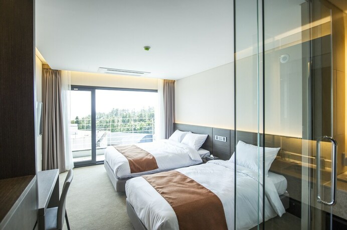 Imagen de la habitación del Hotel Grand Mer Jeju. Foto 36